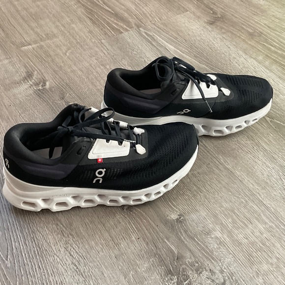ON RUNNING 3 CLOUSTRATUS. WOMEN SIZE 8.5 - Picture 7 of 14